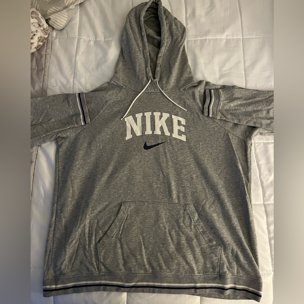 nike sweatshirt